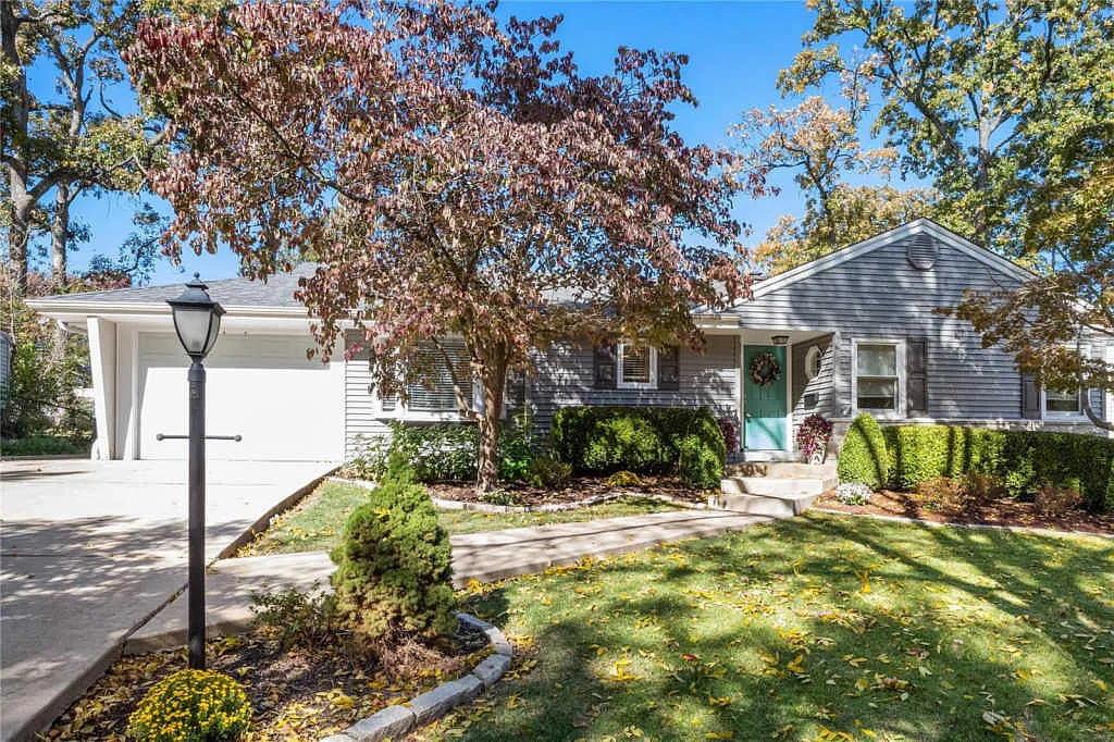 525 Forest Green Dr photo 1