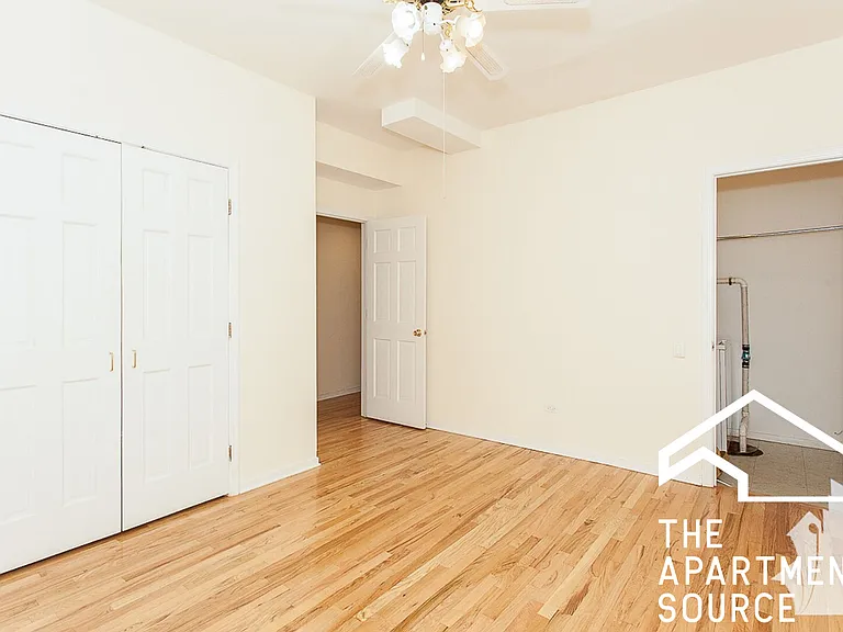 2320 N Southport Ave #GDN — Photo 8