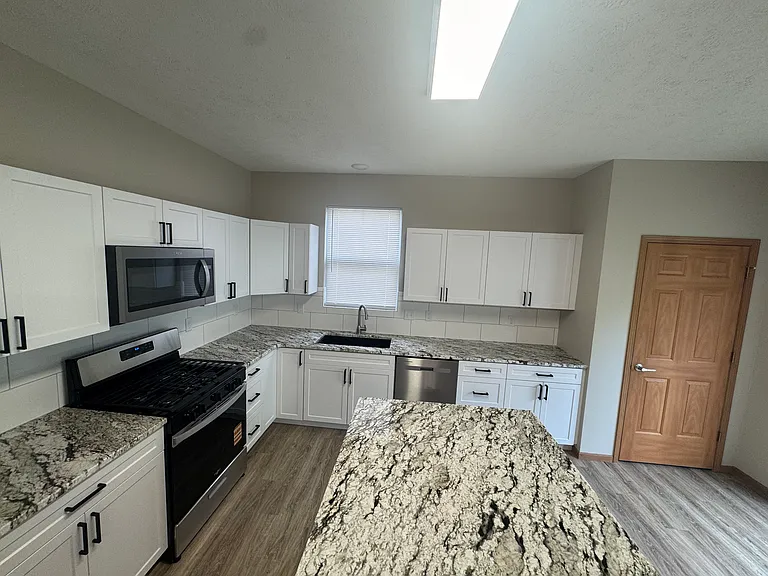 5009 S 194th Ave — Photo 8