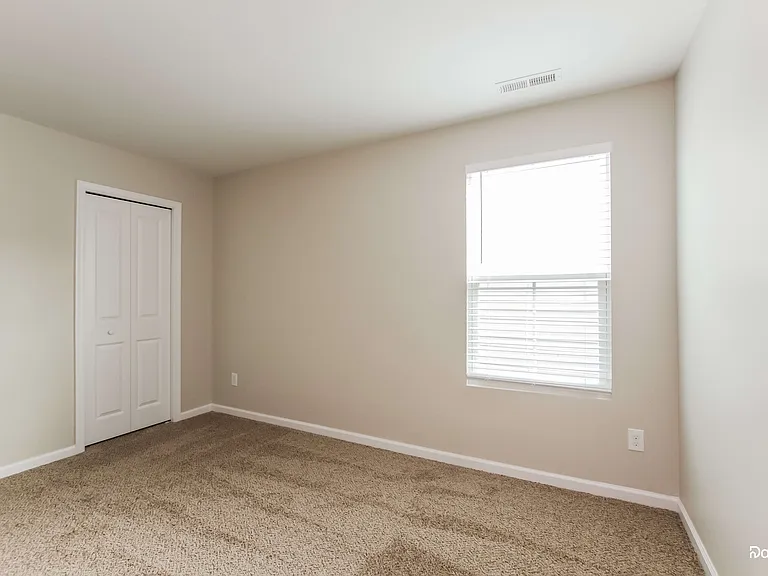 1639 Hooper Ct — Photo 9