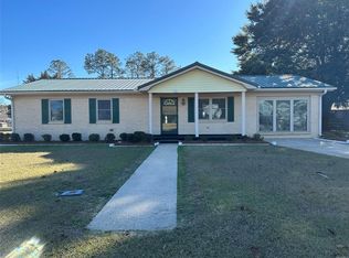 921 W Meadow Ave, Geneva, AL 36340