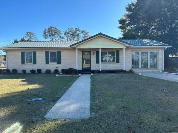 921 W Meadow Ave, Geneva, AL 36340