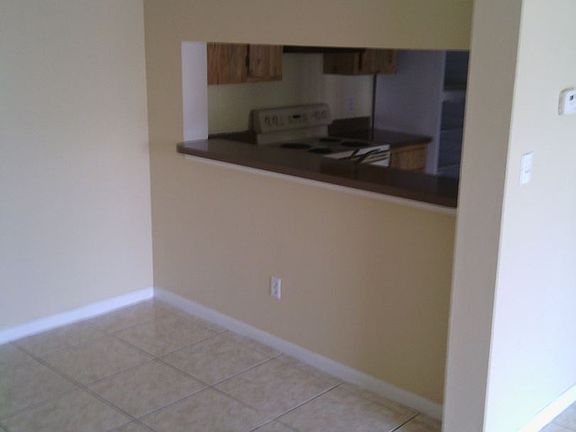 4th image of 5213 Via Hacienda Cir Unit B208