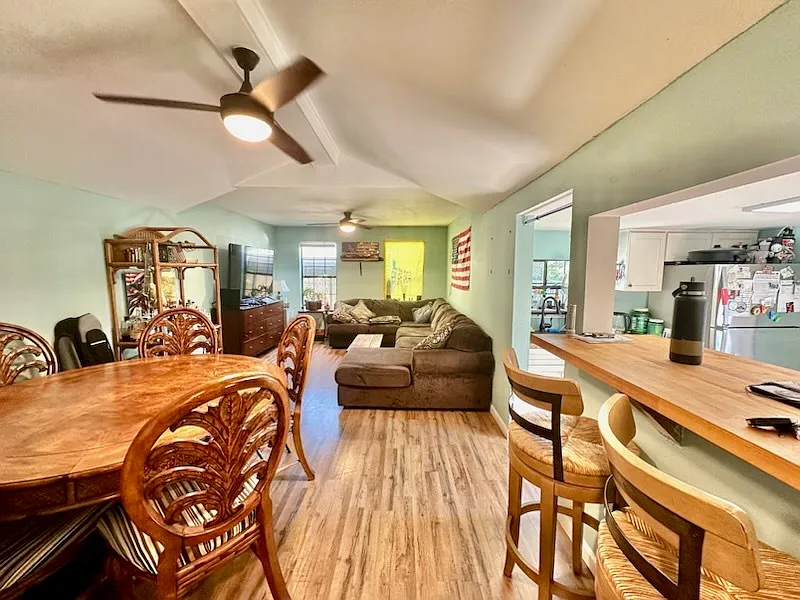 2 bed, 1.0 bath, 1347 sqft, $1,550 — Photo 2