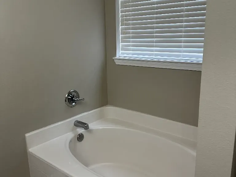 316 Peoria Blvd — Photo 12