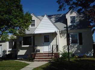 90 Louis St, Carteret, NJ 07008