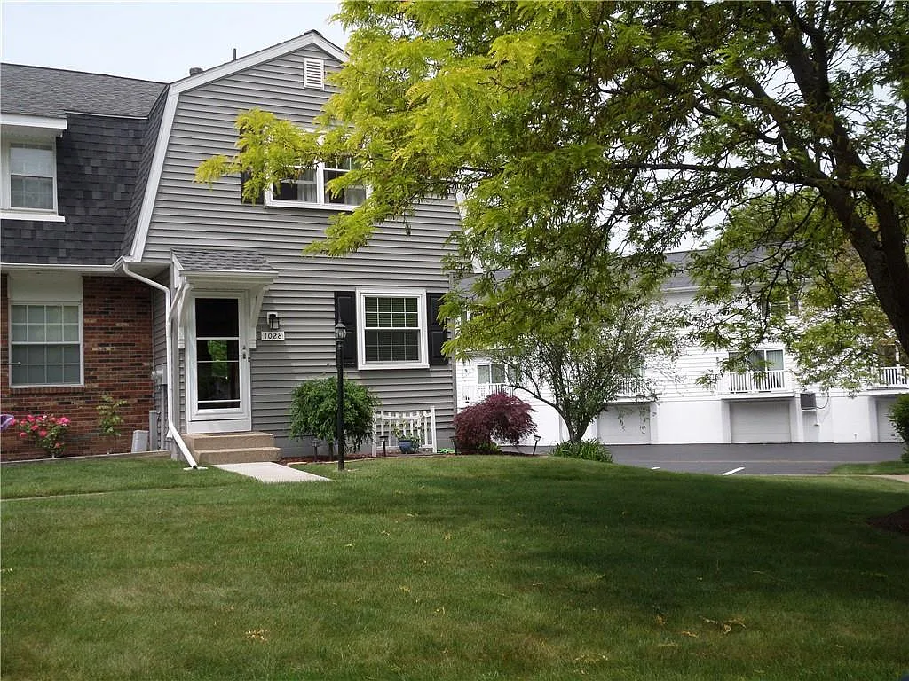 1028 Apple Tree Dr photo 1