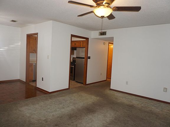 2nd image of 18 River Oaks Trce