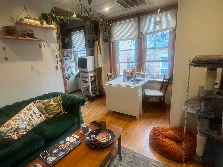 5 Margaret St #4 — Photo 7