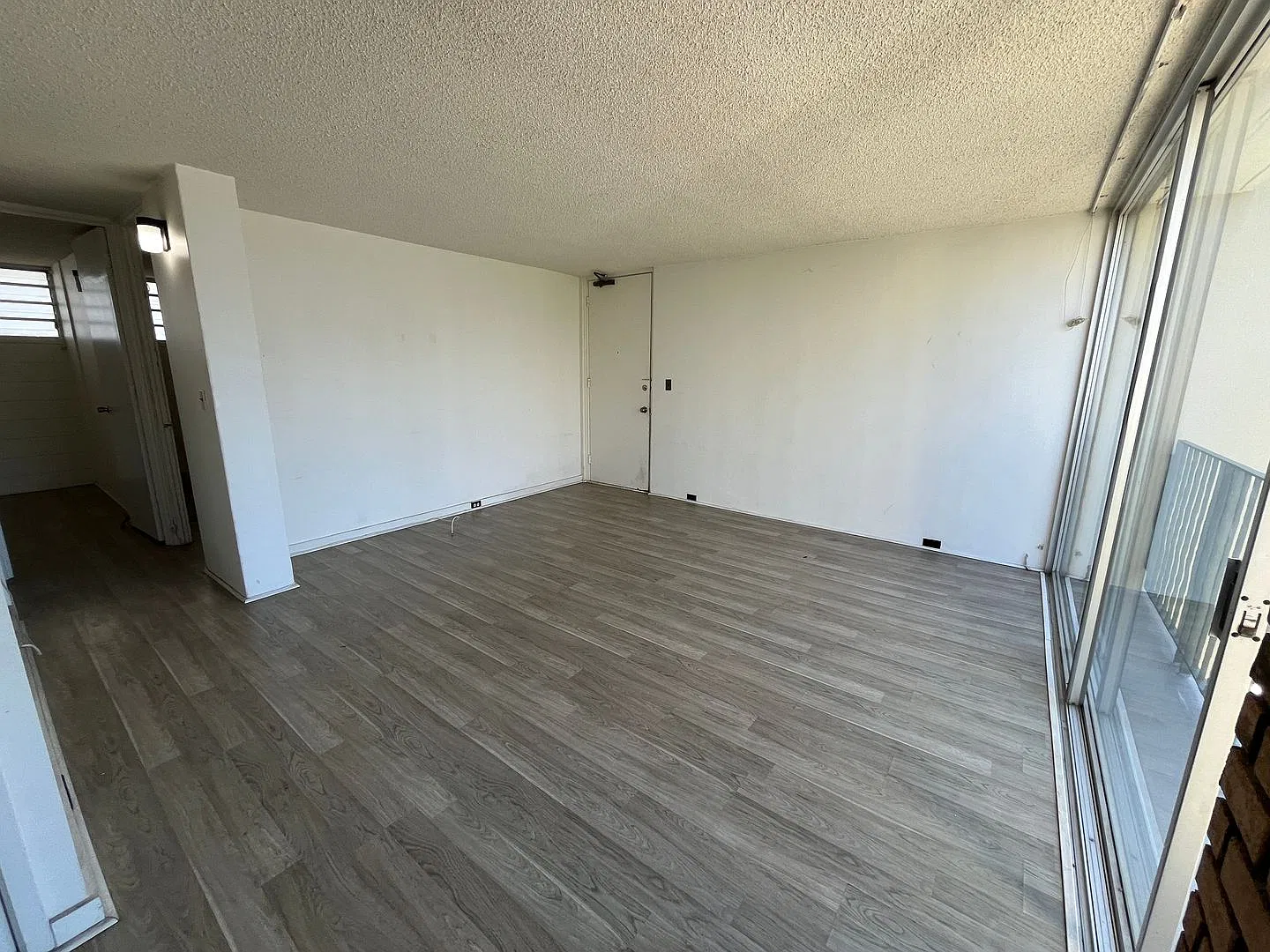 Ala Wai Manor (McCully/Waikiki/Honolulu) - 2 bedroom, 1 parking at the entrance of Waikiki — Photo 3