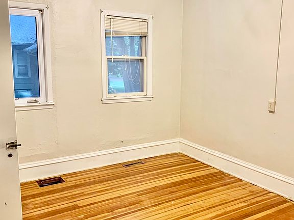 2nd image of 202 Prospect St