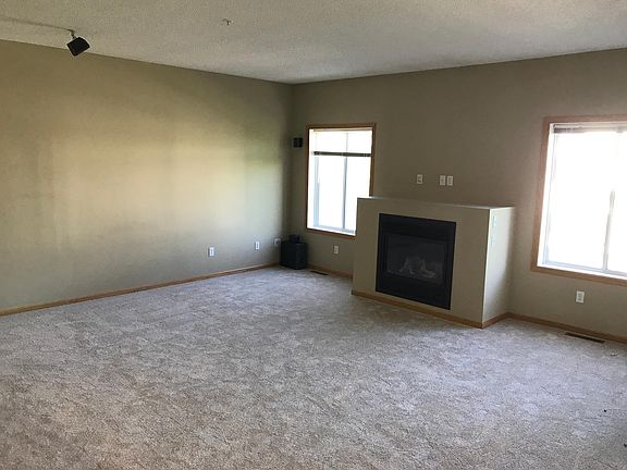 2nd image of 3606 Abercrombie Ln