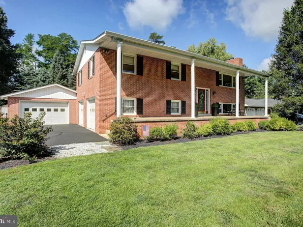 124 Park Pl W, Shippensburg, PA 17257
