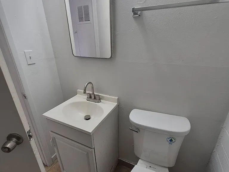 2053 N Alvernon Way #9 — Photo 5