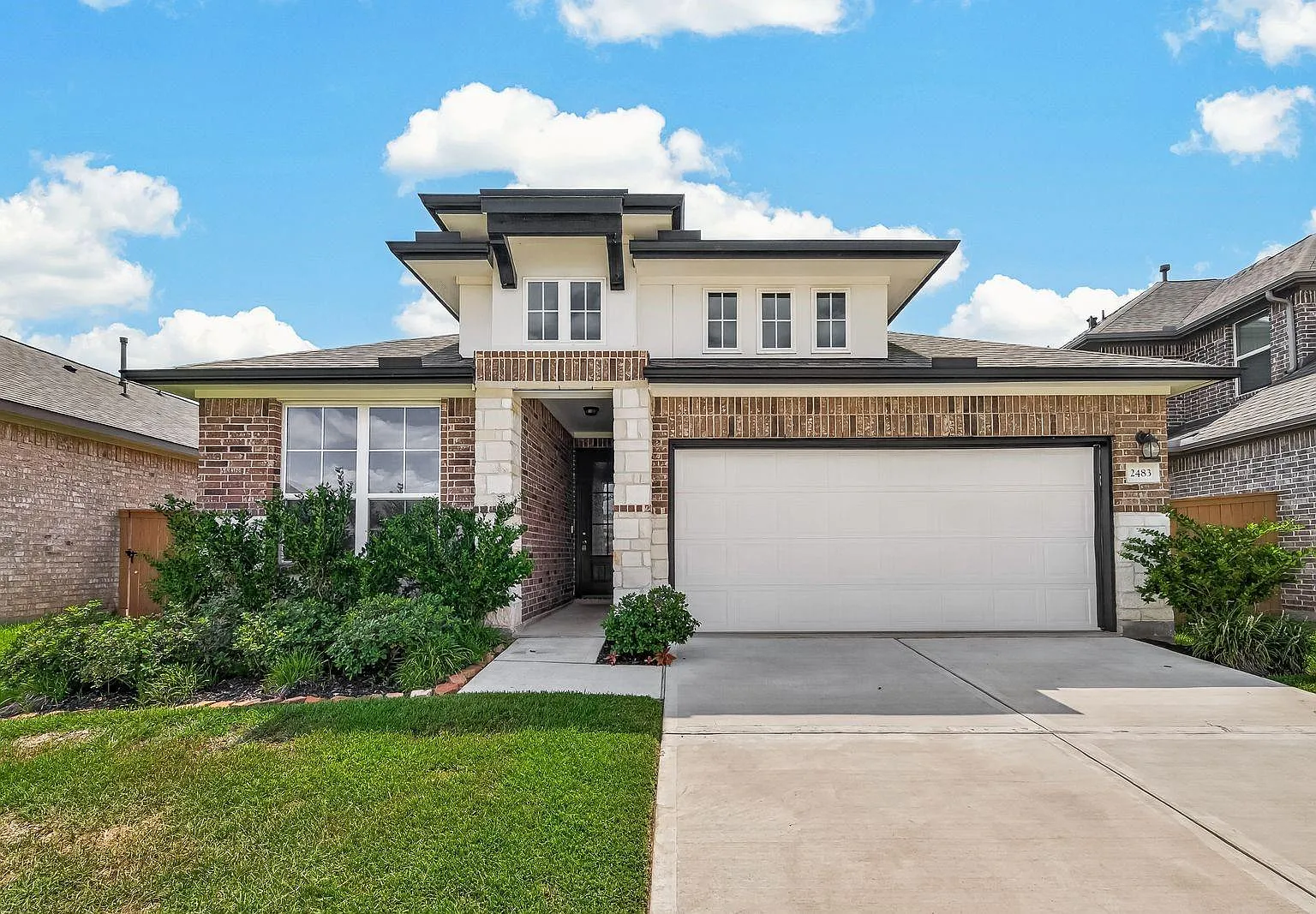 4 bed, 3.0 bath, 1886 sqft, $2,500 — Photo 1