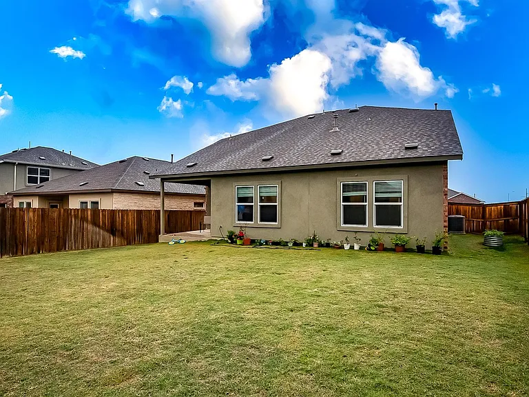 1024 Bluewood Bnd — Photo 30