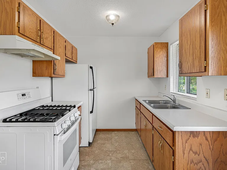 2401 Ashland Cir #1 — Photo 6