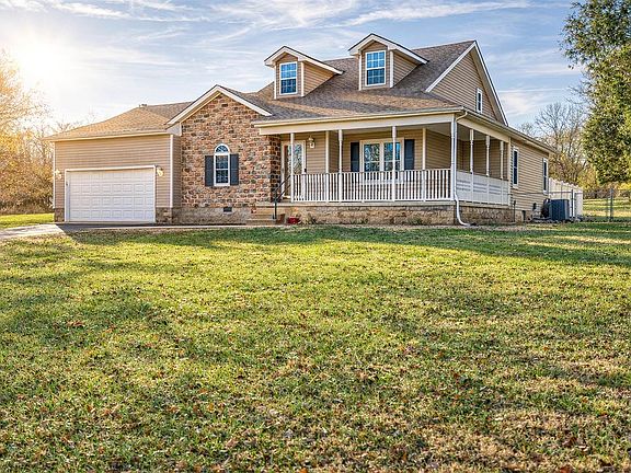 3rd image of 134 Rolling Meadows Dr