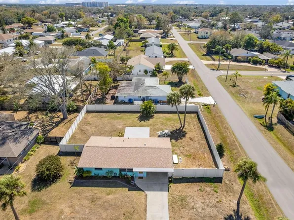 960 Darwin Rd, Venice, FL 34293