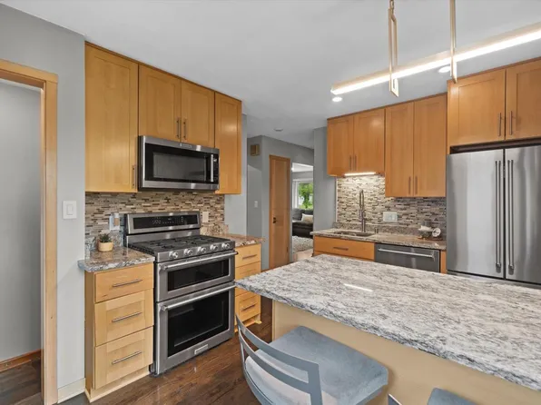 3572 South 5th PLACE, Milwaukee, WI 53207