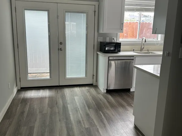732 9th St APT C, Hermosa Beach, CA 90254