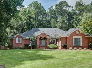 115 Stonehaven Dr, Fayetteville, GA 30215
