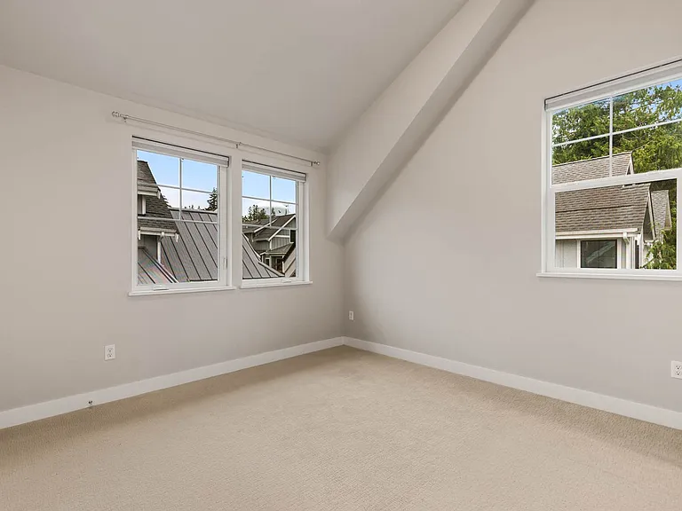 22729 SE 14th Ct #13 — Photo 12