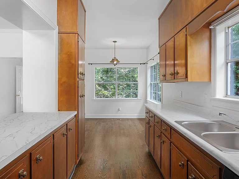 1003 E Brow Rd — Photo 12