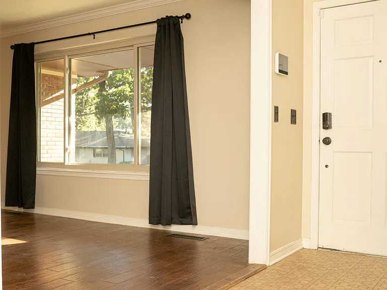 601 Skylark Dr — Photo 6
