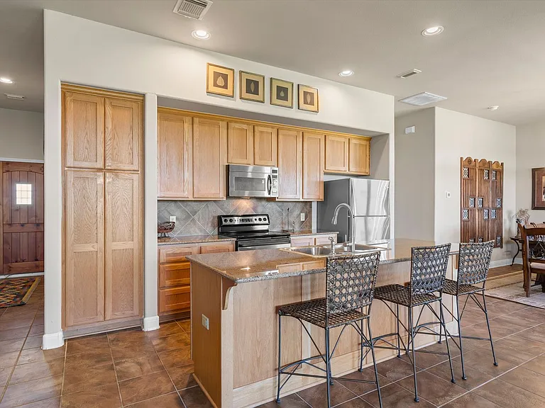1908 Kahala Sunset Dr #G — Photo 26