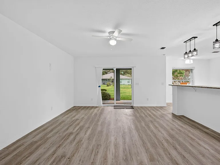 2206 S 34th St — Photo 11