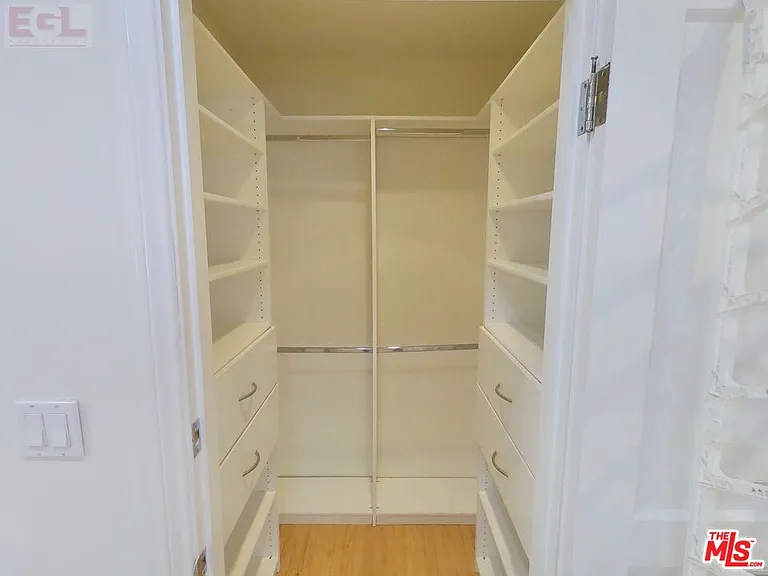 10749 Wellworth Ave — Photo 19