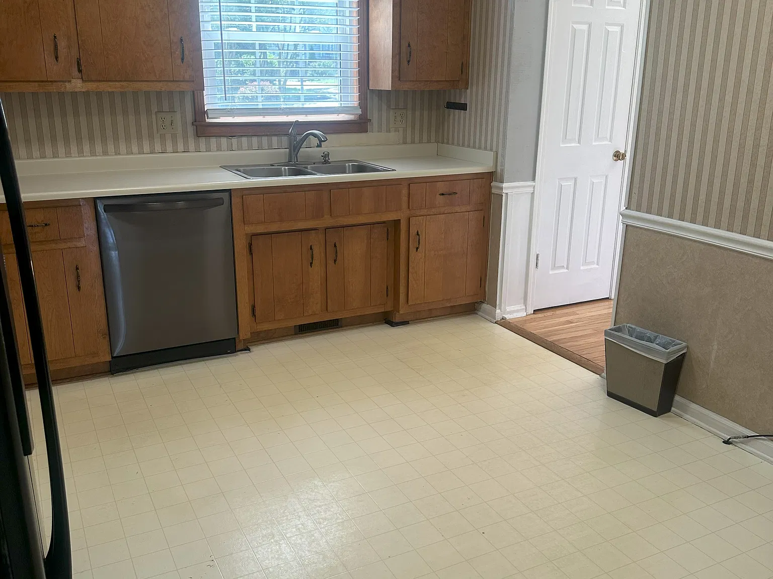 3 bed, 1408 sqft, $1,650 — Photo 3