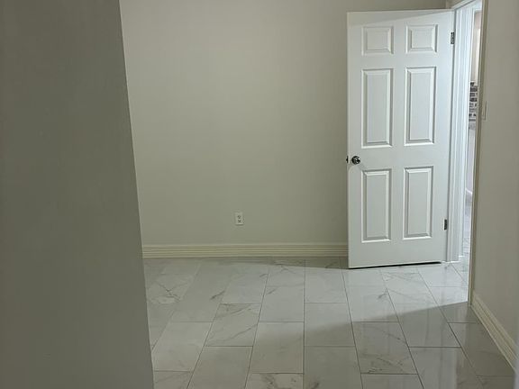 3rd image of 7718 Breezeway St