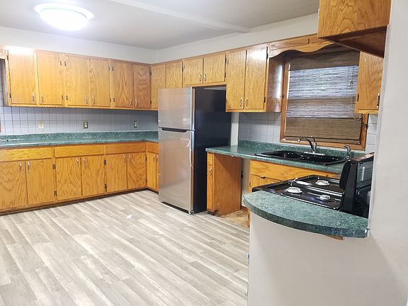 5th image of 952 Sard Ave
