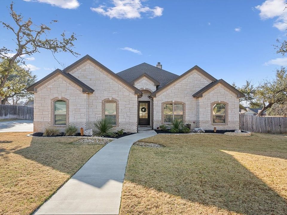 1st image of 102 Rancho Del Lago Ln
