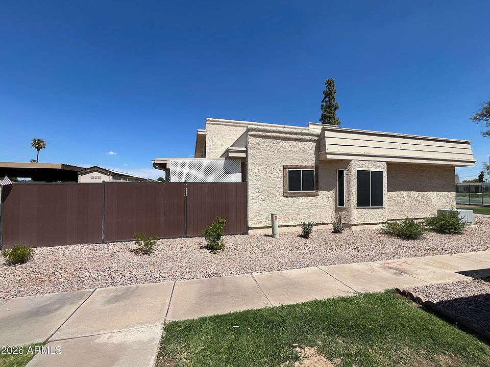 1st image of 925 E LODGE Drive