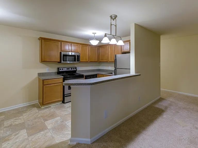 Arundel Apartments — Photo 6