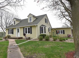 901 1st St E, Independence, IA 50644