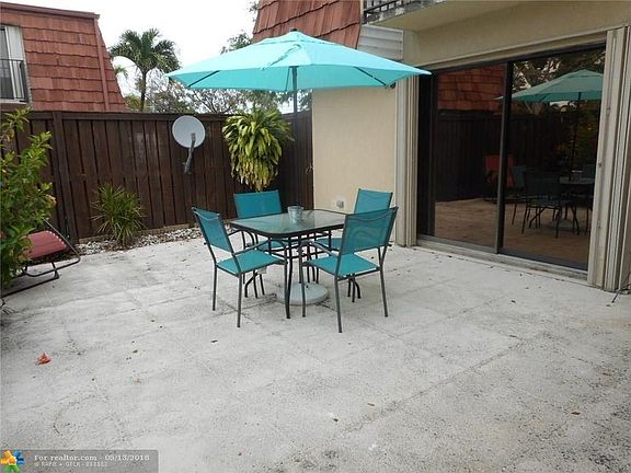 3rd image of 2420 SW 15th St