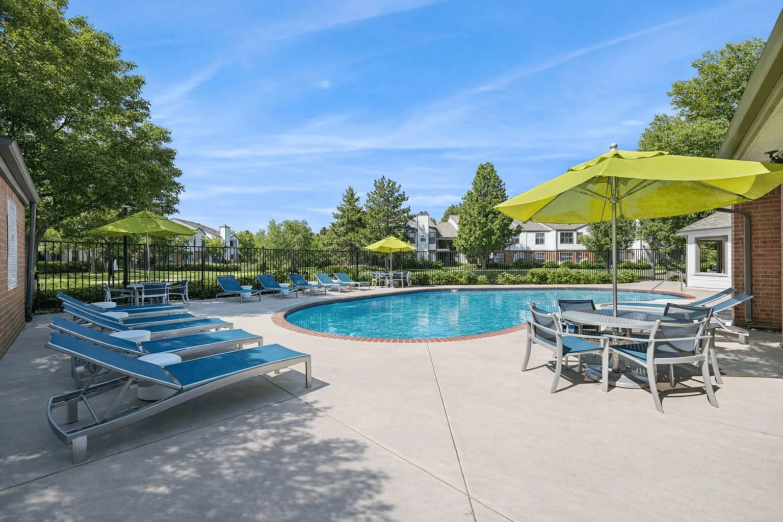 Country Club West — Photo 4