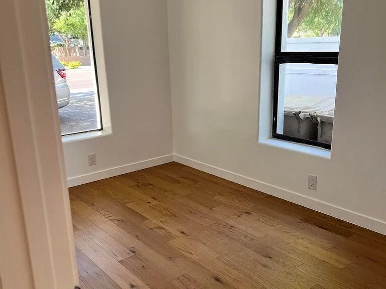 5914 W Myrtle Ave — Photo 10