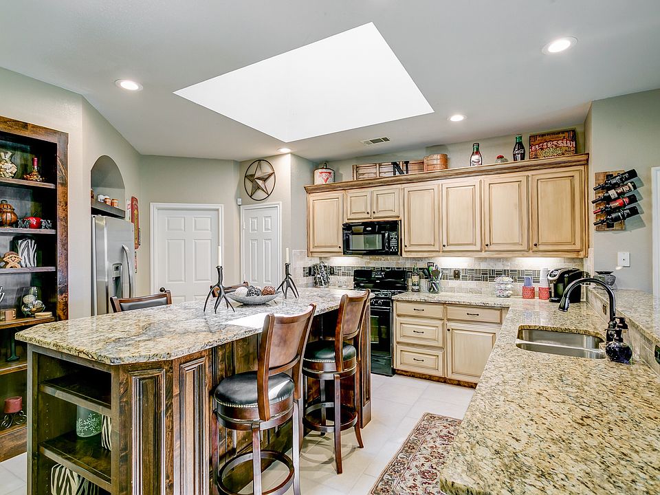 1st image of 2129 Carlotta Dr