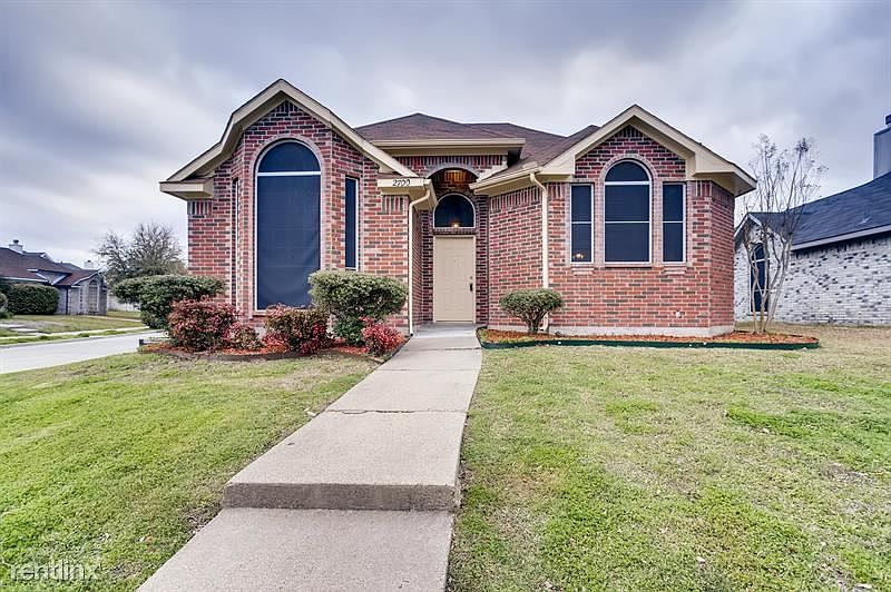 1st image of 2700 Clearwater Dr