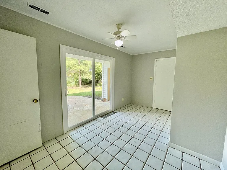 5651 Dodge Dr — Photo 19