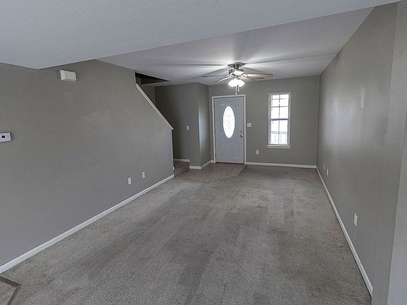 4th image of 4008-4010 Arctic Fox Dr #4008
