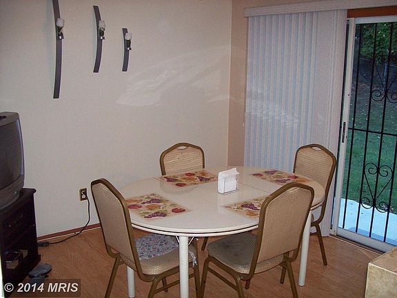 Comfortable Dining Area