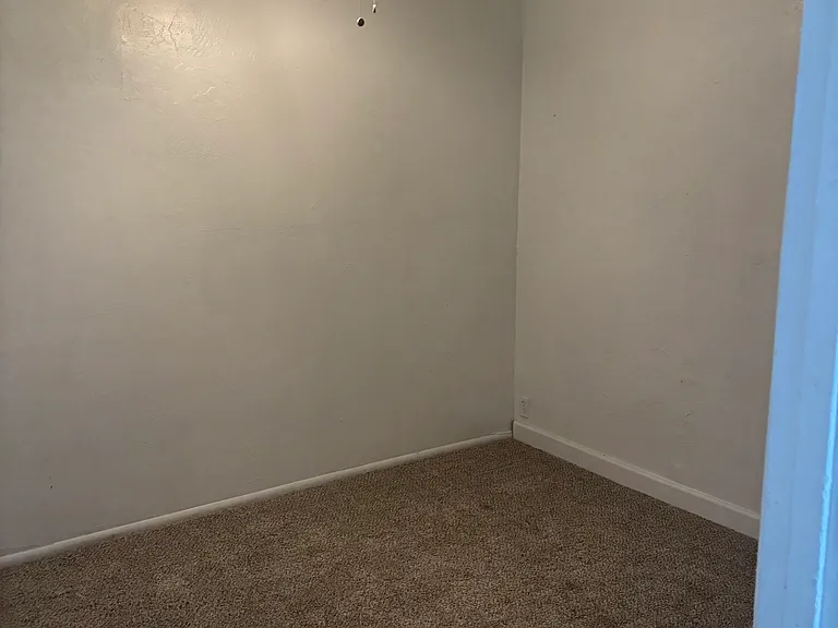 334 N Wilson St — Photo 6