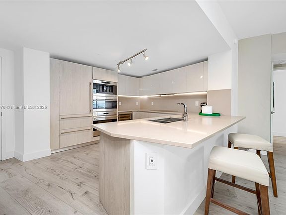 4th image of 4011 S Ocean Dr #3679