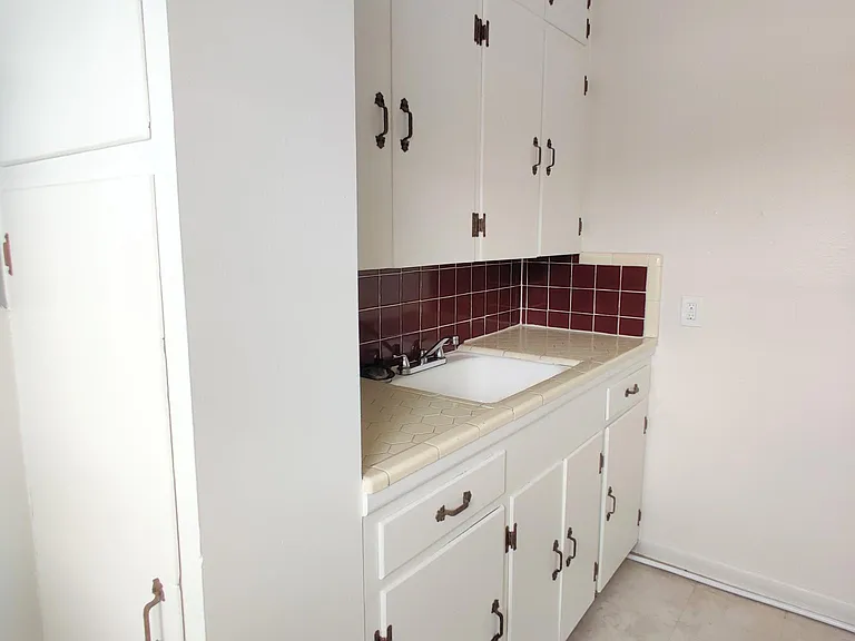 5725 Martel Ave #A — Photo 12